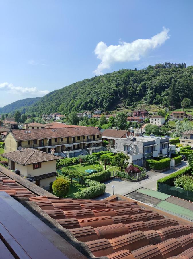 Residenza Tiziana Lägenhet Luino Exteriör bild