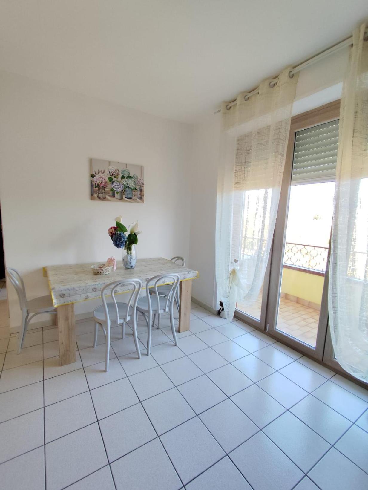 Residenza Tiziana Lägenhet Luino Exteriör bild